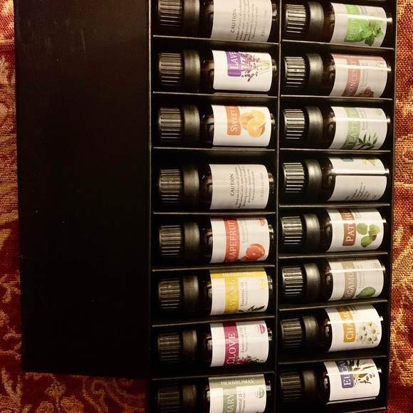 Herbromas 16 Essential Oil Set - Picture 2 of 4